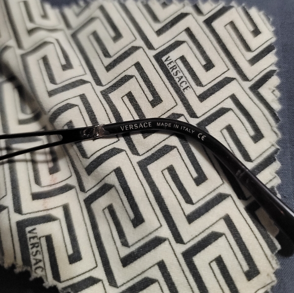 Versace eyeglasses - Picture 3 of 6